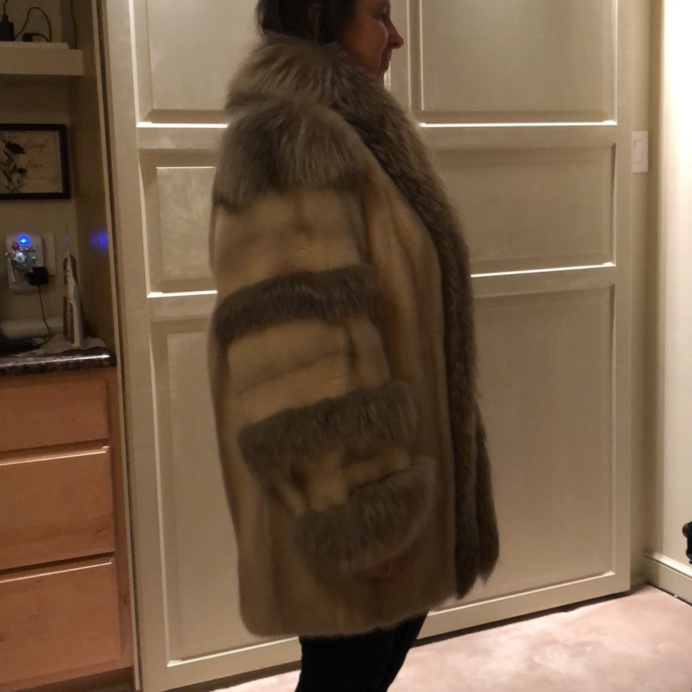 Mink & Fox 🦊 Fur Coat - Picture 11 of 13